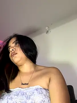 Snapshot of P_A_U_L_I_N_A_ chatting on November 20, 2025, 4:35 am P A U L I N A online show from November 20, 2025, 4:35 am