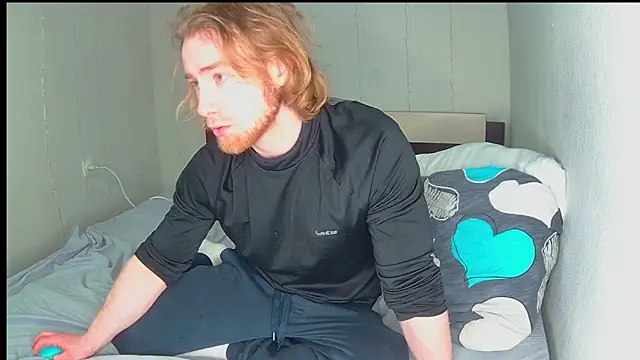 Snapshot of Snow-Bars77 chatting on April 8, 2026, 8:38 am Snow-Bars77 online show from April 8, 2026, 8:38 am