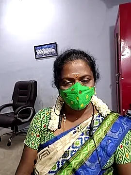 Snapshot of umashreetamil chatting on October 13, 2025, 5:09 am umashreetamil online show from October 13, 2025, 5:09 am