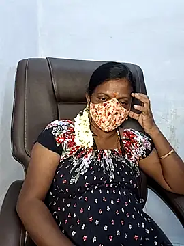 Snapshot of umashreetamil chatting on October 10, 2025, 5:03 pm umashreetamil online show from October 10, 2025, 5:03 pm