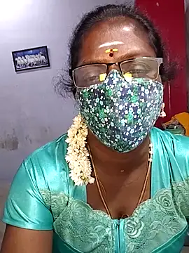 Snapshot of umashreetamil chatting on September 26, 2025, 1:40 pm umashreetamil online show from September 26, 2025, 1:40 pm