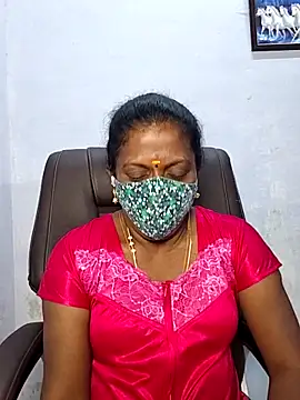 Snapshot of umashreetamil chatting on October 5, 2025, 12:29 pm umashreetamil online show from October 5, 2025, 12:29 pm