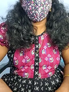 Snapshot of umashreetamil chatting on September 13, 2025, 6:41 pm umashreetamil online show from September 13, 2025, 6:41 pm