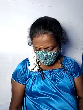 Snapshot of umashreetamil chatting on November 7, 2025, 4:22 pm umashreetamil online show from November 7, 2025, 4:22 pm