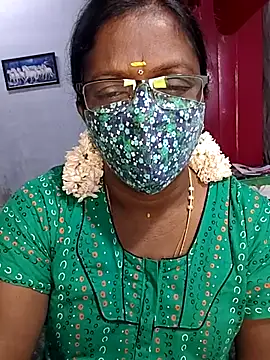 Snapshot of umashreetamil chatting on September 28, 2025, 1:23 am umashreetamil online show from September 28, 2025, 1:23 am