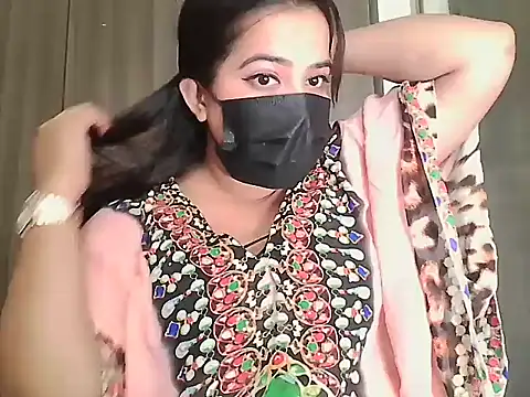 Snapshot of Queen_Pari87 chatting on November 16, 2025, 9:03 am Queen Pari87 online show from November 16, 2025, 9:03 am