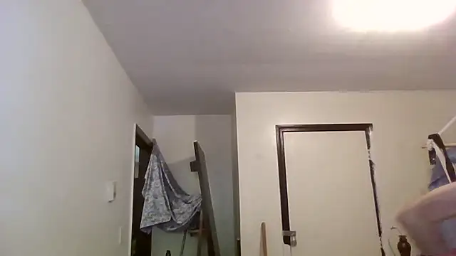 hungspundick1 online show from November 5, 2025, 4:10 pm