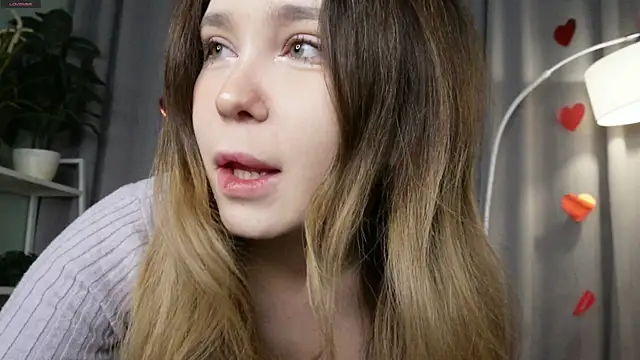 Lina Glow online show from February 11, 2026, 7:08 am