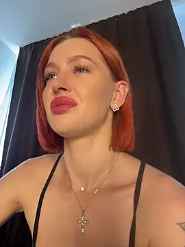 Snapshot of LittleFox___ chatting on June 10, 2026, 7:09 am LittleFox online show from June 10, 2026, 7:09 am