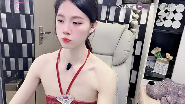 Yueyue-MM online show from May 22, 2026, 2:37 pm