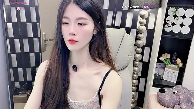 Yueyue-MM online show from May 18, 2026, 1:06 am