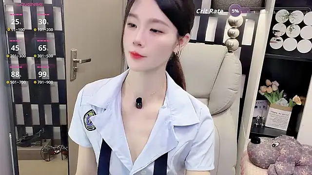 Yueyue-MM online show from May 13, 2026, 1:01 am