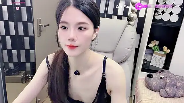 Yueyue-MM online show from May 26, 2026, 12:36 pm