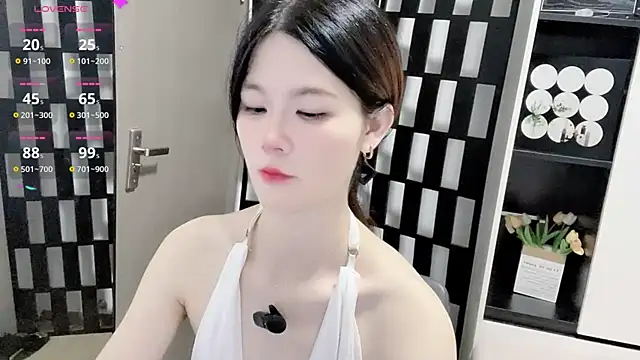 Yueyue-MM online show from September 19, 2025, 10:58 pm