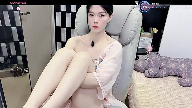 Yueyue-MM online show from July 14, 2026, 2:00 am