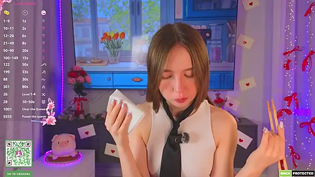 ElfredaTupy online show from April 2, 2026, 8:48 pm