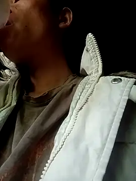 simi-lucy online show from December 15, 2025, 1:11 am