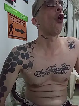 dinho carioca online show from March 25, 2026, 4:01 am