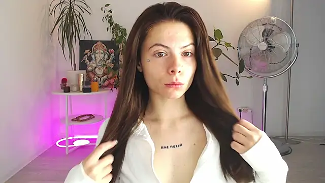 ChloeSummers online show from October 16, 2025, 7:16 am