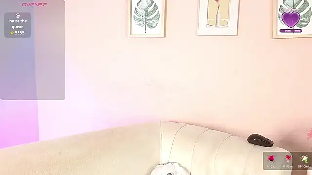 lourdes moon22 online show from January 10, 2026, 12:44 pm