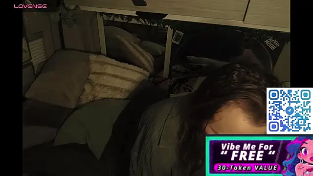 JuliCarl online show from February 13, 2026, 9:20 am