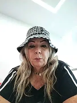  SARAI DUPONT online show from July 30, 2026, 2:38 pm