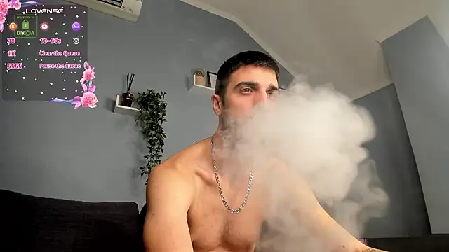 Snapshot of Zeyn_Edwards chatting on February 3, 2026, 12:21 pm Zeyn Edwards online show from February 3, 2026, 12:21 pm