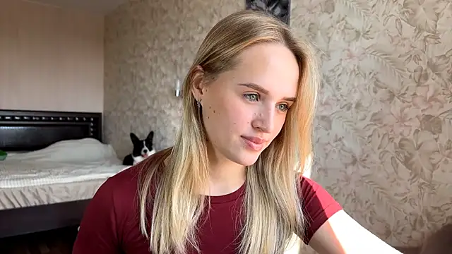 Snapshot of ElisabetLorney chatting on September 15, 2025, 8:04 am ElisabetLorney online show from September 15, 2025, 8:04 am
