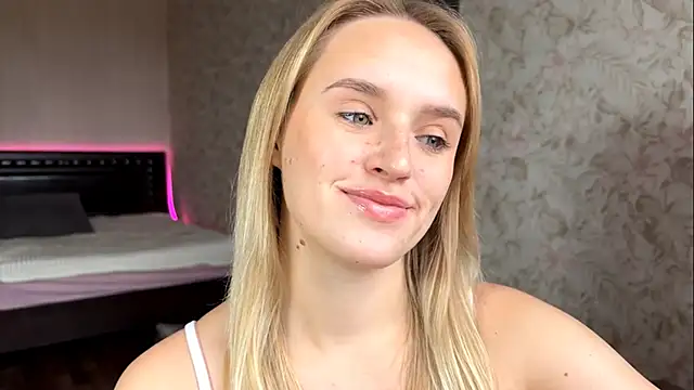 Snapshot of ElisabetLorney chatting on October 8, 2025, 8:05 am ElisabetLorney online show from October 8, 2025, 8:05 am