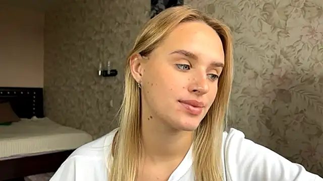 Snapshot of ElisabetLorney chatting on September 27, 2025, 7:36 am ElisabetLorney online show from September 27, 2025, 7:36 am