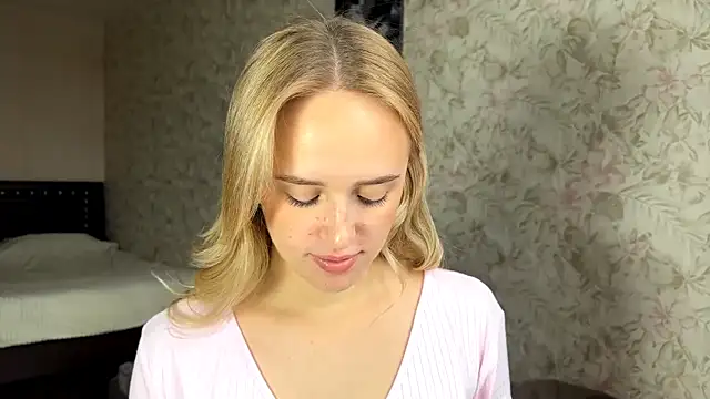 Snapshot of ElisabetLorney chatting on September 20, 2025, 7:13 am ElisabetLorney online show from September 20, 2025, 7:13 am