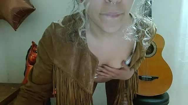 Snapshot of 69bpm- chatting on September 14, 2025, 1:28 am 69bpm- online show from September 14, 2025, 1:28 am