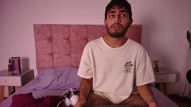 Ares Alpha online show from November 8, 2025, 6:44 pm