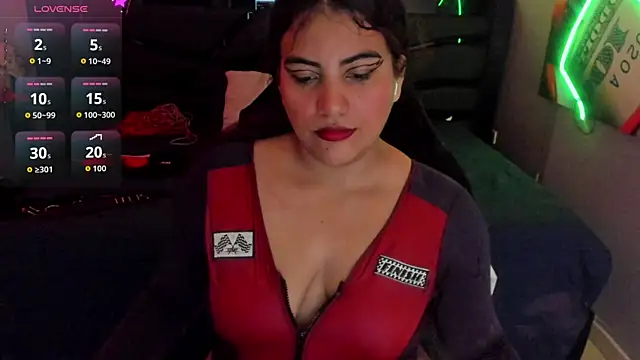Snapshot of Sara_Bdsm_ chatting on May 21, 2026, 2:47 pm Sara Bdsm online show from May 21, 2026, 2:47 pm