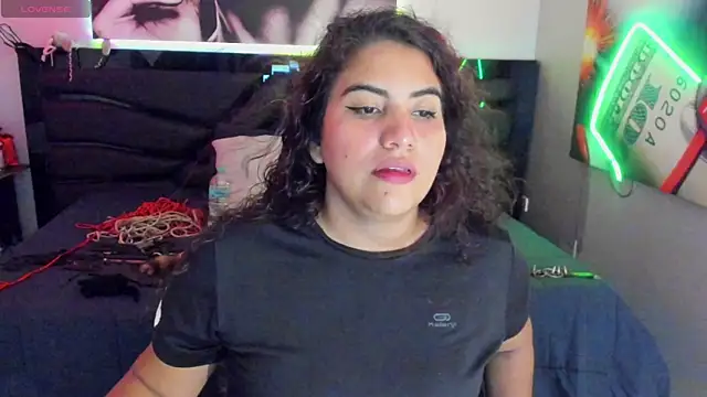 Snapshot of Sara_Bdsm_ chatting on April 19, 2026, 4:19 pm Sara Bdsm online show from April 19, 2026, 4:19 pm