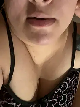 Snapshot of bruna438 chatting on November 26, 2025, 8:36 am bruna438 online show from November 26, 2025, 8:36 am