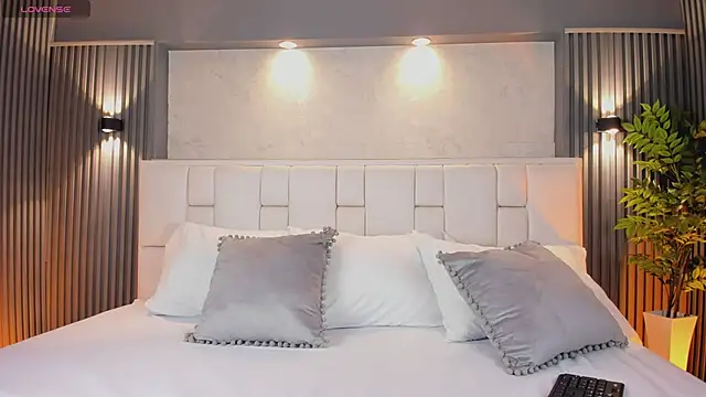 Snapshot of LunnaBlake chatting on March 6, 2026, 4:29 am LunnaBlake online show from March 6, 2026, 4:29 am