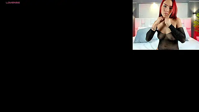 Snapshot of LunnaBlake chatting on March 3, 2026, 4:19 am LunnaBlake online show from March 3, 2026, 4:19 am