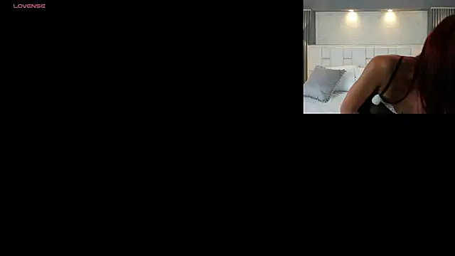 Snapshot of LunnaBlake chatting on March 5, 2026, 4:20 am LunnaBlake online show from March 5, 2026, 4:20 am