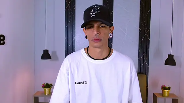 Snapshot of Franvill_Trato chatting on September 20, 2025, 7:19 pm Franvill Trato online show from September 20, 2025, 7:19 pm