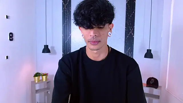 Snapshot of Franvill_Trato chatting on October 2, 2025, 7:28 pm Franvill Trato online show from October 2, 2025, 7:28 pm