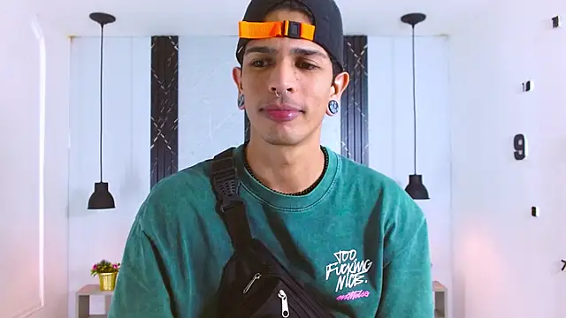 Franvill Trato online show from November 12, 2025, 7:18 pm