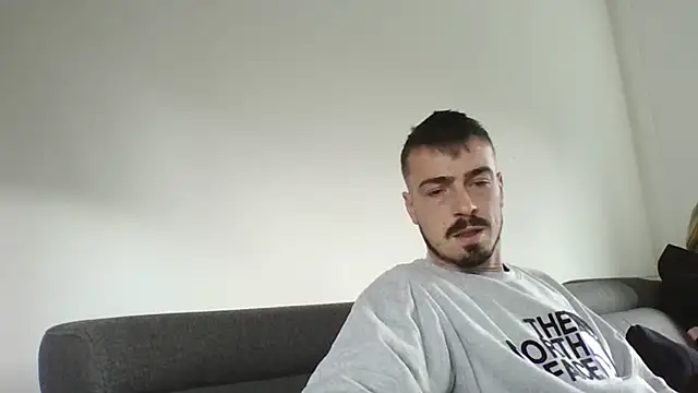 Snapshot of jaycoy22 chatting on September 15, 2025, 11:10 am jaycoy22 online show from September 15, 2025, 11:10 am