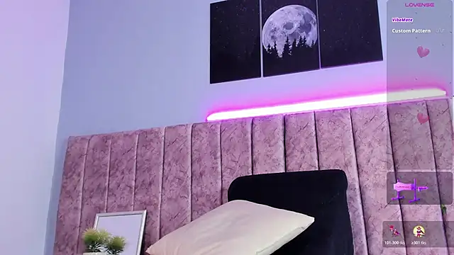 Niicolle Evanss online show from November 8, 2025, 7:50 pm