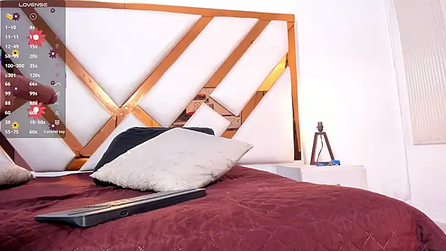 Snapshot of Niicolle_Evanss chatting on April 6, 2026, 7:48 pm Niicolle Evanss online show from April 6, 2026, 7:48 pm