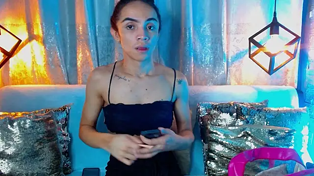 Cristal Gem1 online show from March 1, 2026, 1:27 am