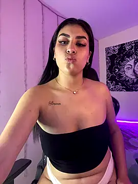 Snapshot of Alejandra-Torres chatting on September 18, 2025, 9:18 pm Alejandra-Torres online show from September 18, 2025, 9:18 pm