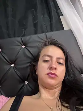 Snapshot of salo-rousee chatting on May 1, 2026, 10:42 am salo-rousee online show from May 1, 2026, 10:42 am
