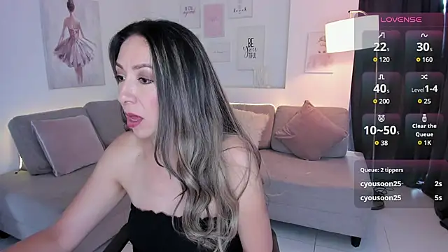 Snapshot of Laly_dolce chatting on October 2, 2025, 8:01 pm Laly dolce online show from October 2, 2025, 8:01 pm