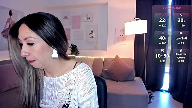 Snapshot of Laly_dolce chatting on September 25, 2025, 7:53 pm Laly dolce online show from September 25, 2025, 7:53 pm